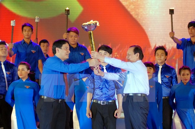 Vietnamese youth active in economic development and national defense - ảnh 1